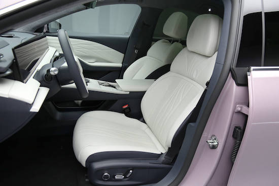One of the most competitive flagship products of the B-class pure electric car, Geely Galaxy E8 officially opened the pre-sale _fororder_image006