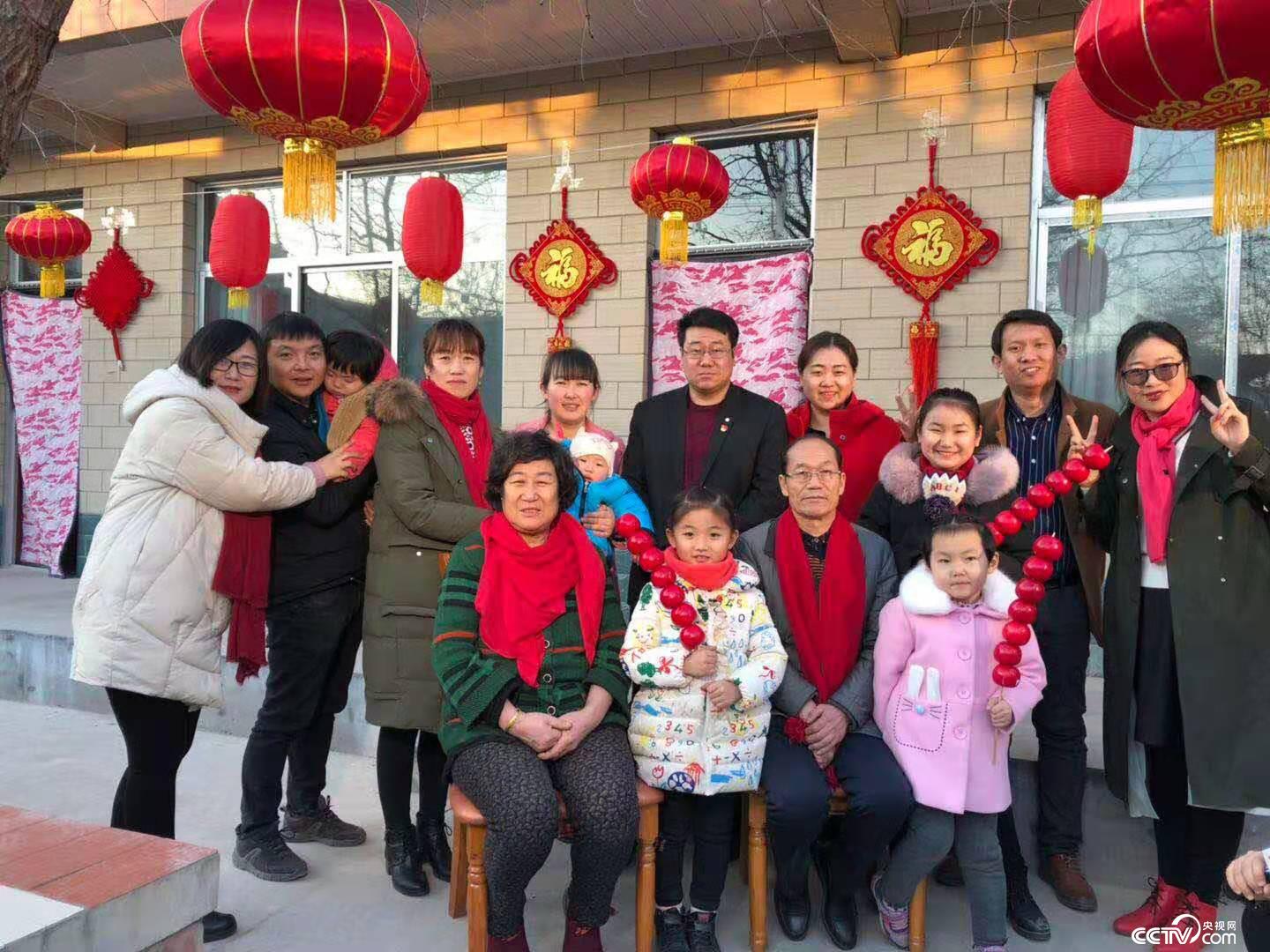 Today's Xie Xingchang family (photo courtesy of respondents)