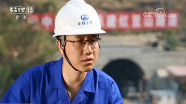 Zhao Yu, manager of Dalin Railway Project Department of China Railway 10th Bureau.
