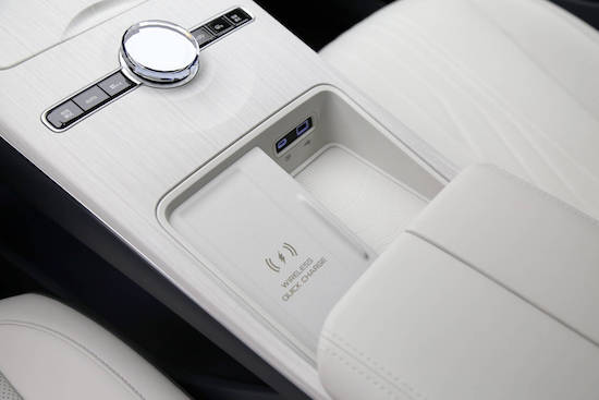 One of the most competitive flagship products of the B-class pure electric car, Geely Galaxy E8 officially opened the pre-sale _fororder_image007
