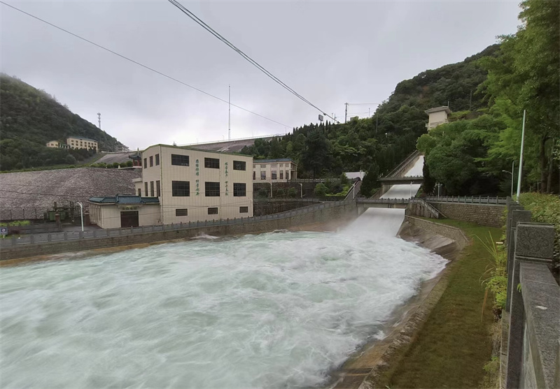 Wangying Reservoir opens the floodgate of spillway tunnel to discharge flood. Photo courtesy of Wangying Reservoir Management Bureau of Hubei Province
